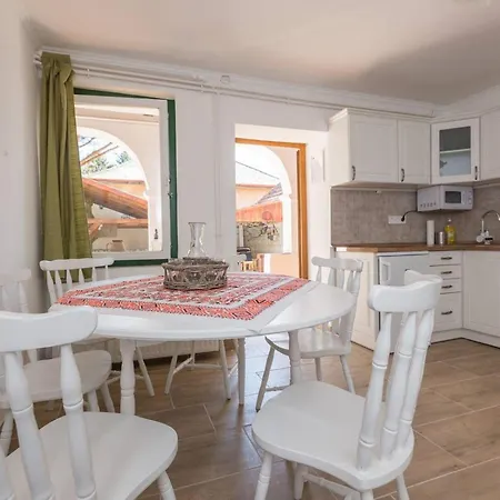 Mandulaag Vendeghaz Ferienhaus Egerszalók